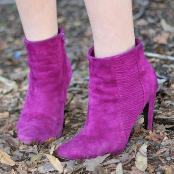 Kenneth Cole suede ruffle booties purple heels - Picture 2 of 8